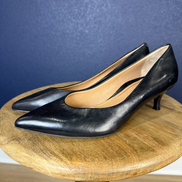 Vionic Shoes - Vionic Josie pointed toe kitten heels, size 7
